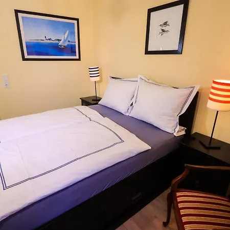 Echternacher Hof Bed and Breakfast 4*