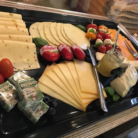 فندق مبيت وإفطار Echternacher Hof 4*