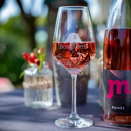 Echternacher Hof Bed and Breakfast 4*