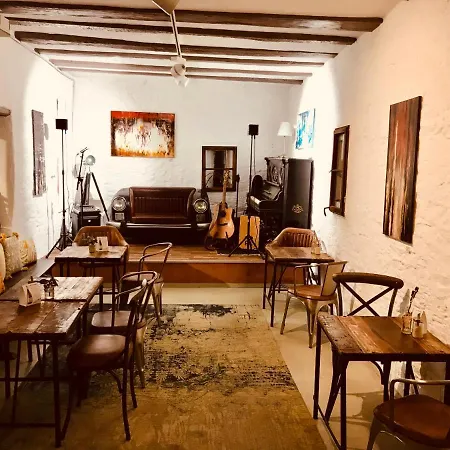 לינה וארוחת בוקר Echternacher Hof 4*